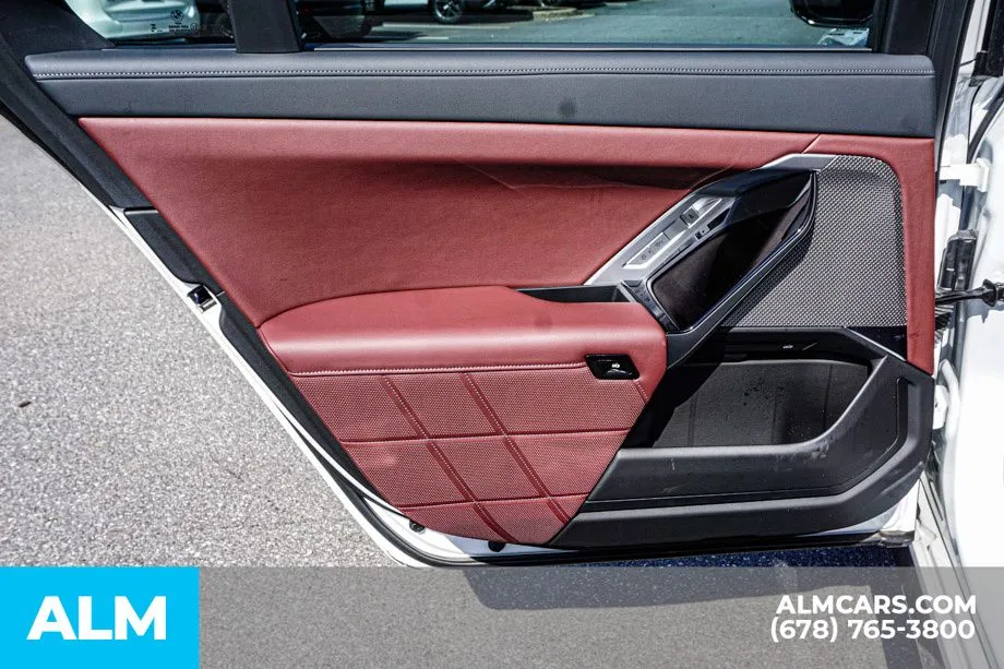 2025 BMW i7 50 - Photo 58