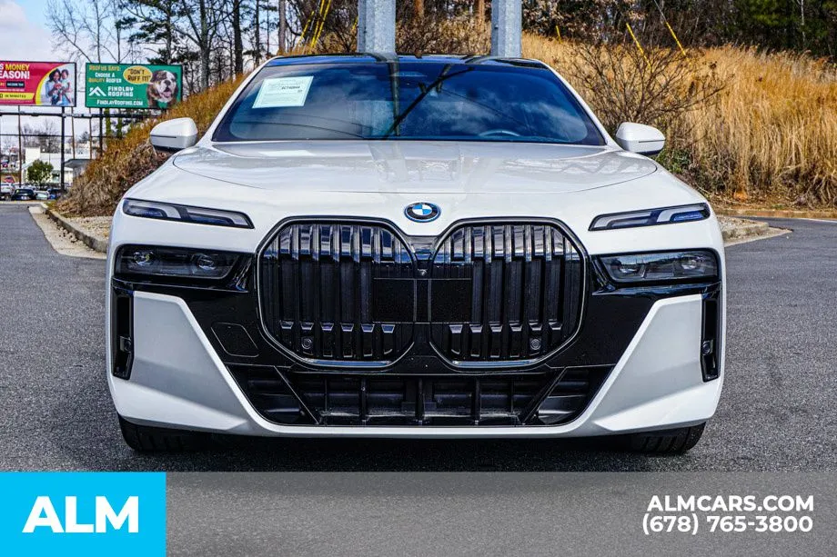 2025 BMW i7 50 - Photo 10
