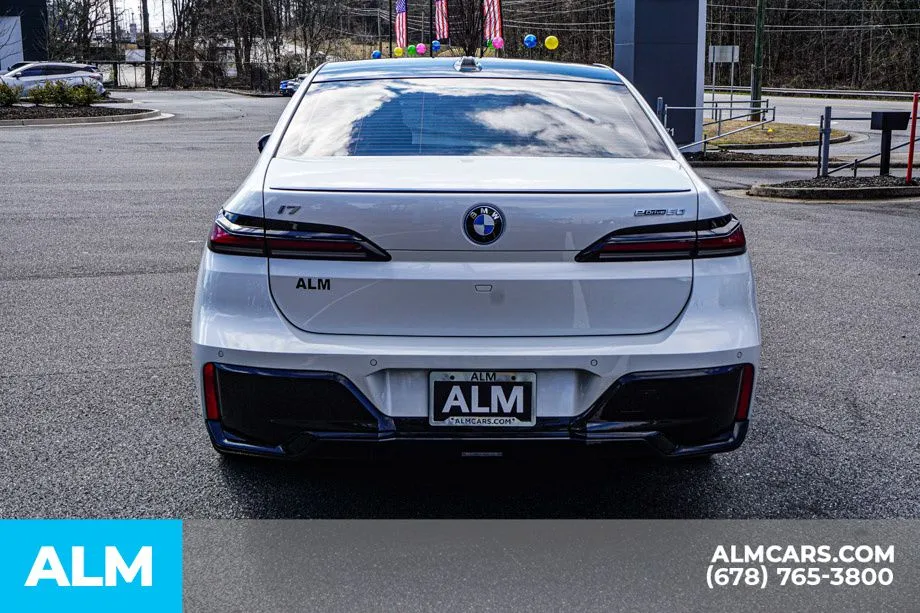 2025 BMW i7 50 - Photo 11