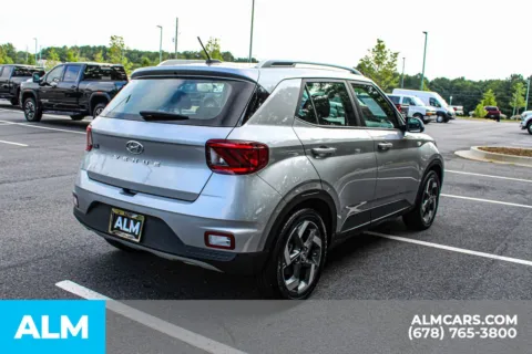 More photos of 2024 Hyundai Venue SEL at ALM Mall of Georgia, GA