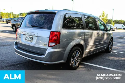 More photos of 2017 Dodge Grand Caravan SXT at ALM Mall of Georgia, GA