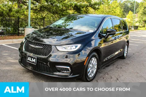 Photos of 2023 Chrysler Pacifica Touring L for sale in Buford, GA at ALM Mall of Georgia