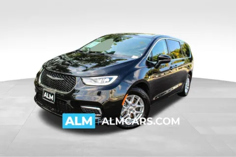 Black 2023 Chrysler Pacifica Touring L for sale in Buford, GA