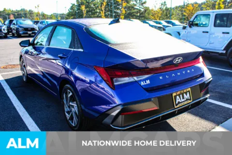 More photos of 2025 Hyundai Elantra SEL Convenience at ALM Mall of Georgia, GA