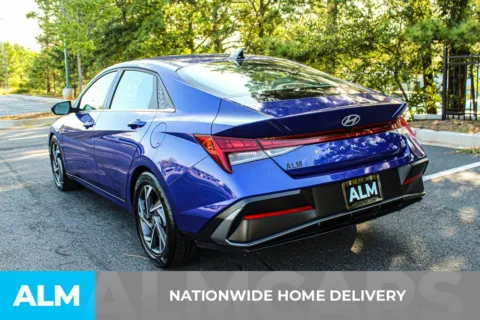 More photos of 2025 Hyundai Elantra SEL Convenience at ALM Mall of Georgia, GA