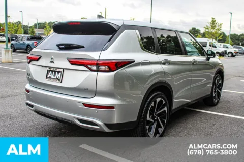 More photos of 2024 Mitsubishi Outlander SE at ALM Mall of Georgia, GA