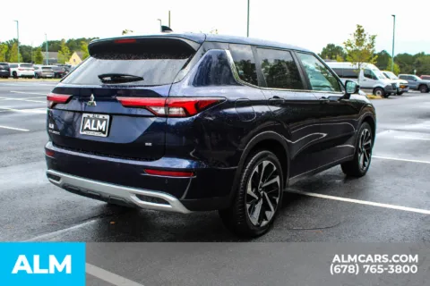 More photos of 2024 Mitsubishi Outlander SE at ALM Mall of Georgia, GA