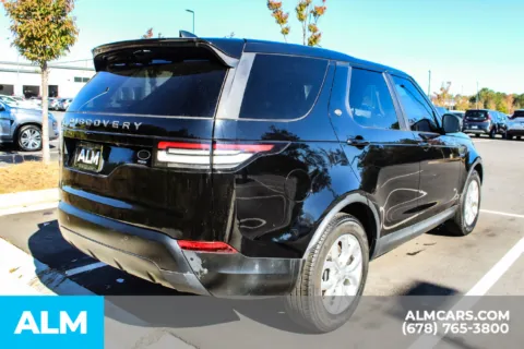 More photos of 2019 Land Rover Discovery SE at ALM Mall of Georgia, GA