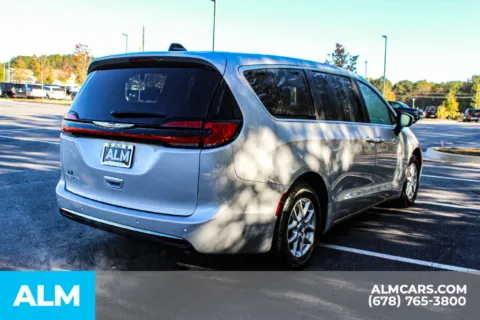 More photos of 2023 Chrysler Pacifica Touring L at ALM Mall of Georgia, GA