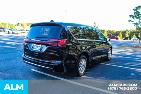 More photos of 2024 Chrysler Pacifica Touring L at ALM Mall of Georgia, GA