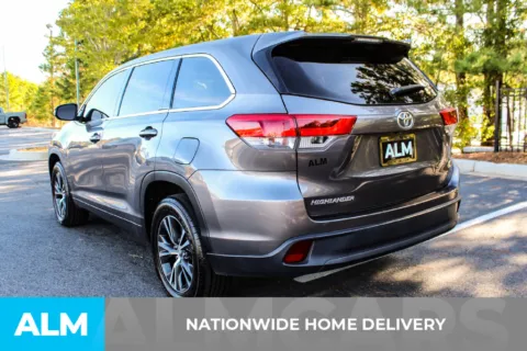 More photos of 2018 Toyota Highlander LE at ALM Mall of Georgia, GA