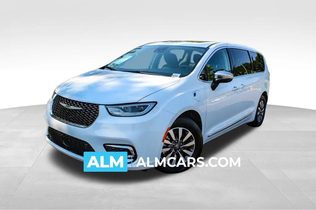 White 2023 Chrysler Pacifica Hybrid Limited for sale in Buford, GA