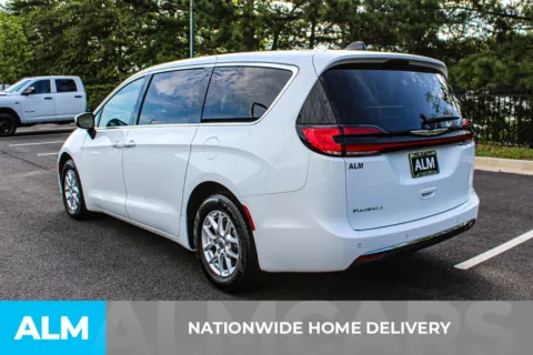 More photos of 2023 Chrysler Pacifica Touring L at ALM Mall of Georgia, GA