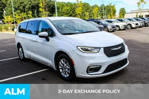 More photos of 2023 Chrysler Pacifica Touring L at ALM Mall of Georgia, GA