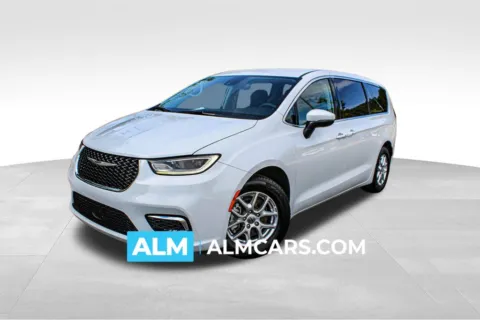 White 2023 Chrysler Pacifica Touring L for sale in Buford, GA