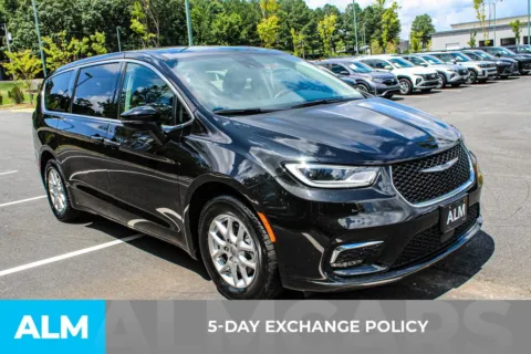 More photos of 2023 Chrysler Pacifica Touring L at ALM Mall of Georgia, GA