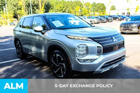 More photos of 2024 Mitsubishi Outlander SE at ALM Mall of Georgia, GA