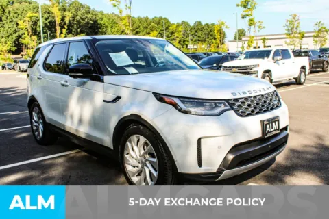 More photos of 2024 Land Rover Discovery S at ALM Mall of Georgia, GA