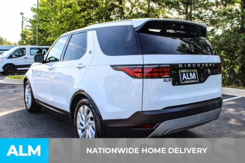 More photos of 2024 Land Rover Discovery S at ALM Mall of Georgia, GA