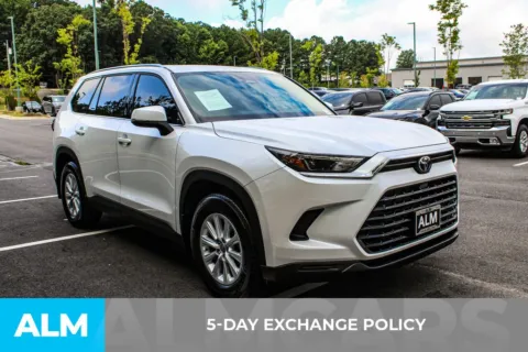 More photos of 2025 Toyota Grand Highlander Hybrid XLE at ALM Mall of Georgia, GA