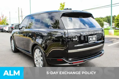 More photos of 2025 Land Rover Range Rover Plug-In Hybrid SE at ALM Mall of Georgia, GA