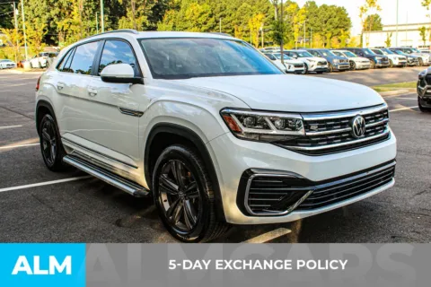 More photos of 2021 Volkswagen Atlas Cross Sport 3.6L V6 SE w/Technology R-Line at ALM Mall of Georgia, GA