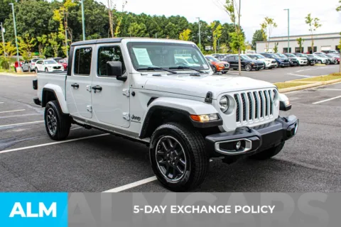 More photos of 2023 Jeep Gladiator Overland at ALM Mall of Georgia, GA