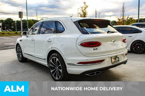 More photos of 2023 Bentley Bentayga V8 at ALM Mall of Georgia, GA