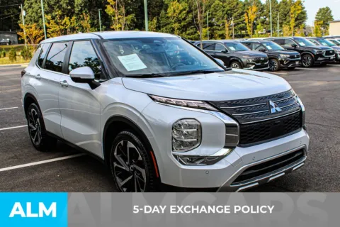More photos of 2024 Mitsubishi Outlander SE at ALM Mall of Georgia, GA