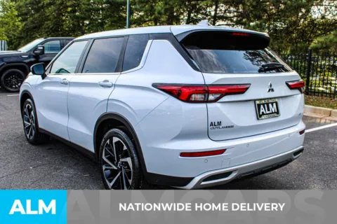 More photos of 2024 Mitsubishi Outlander SE at ALM Mall of Georgia, GA