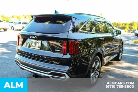 More photos of 2022 Kia Sorento Plug-In Hybrid SX at ALM Mall of Georgia, GA