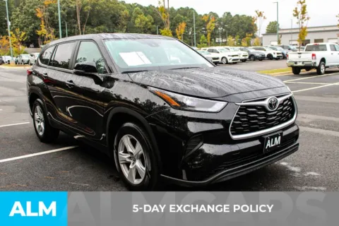 More photos of 2023 Toyota Highlander L at ALM Mall of Georgia, GA