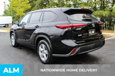 More photos of 2023 Toyota Highlander L at ALM Mall of Georgia, GA