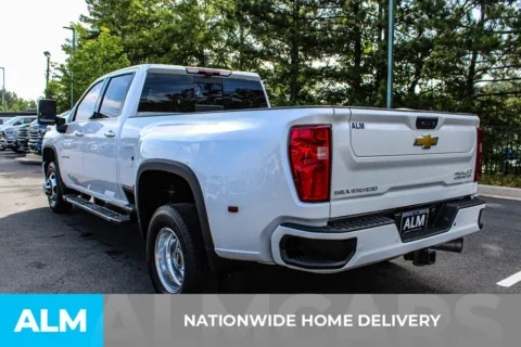More photos of 2022 Chevrolet Silverado 3500HD High Country at ALM Mall of Georgia, GA