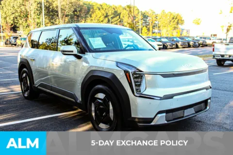 More photos of 2024 Kia EV9 Light Long Range at ALM Mall of Georgia, GA