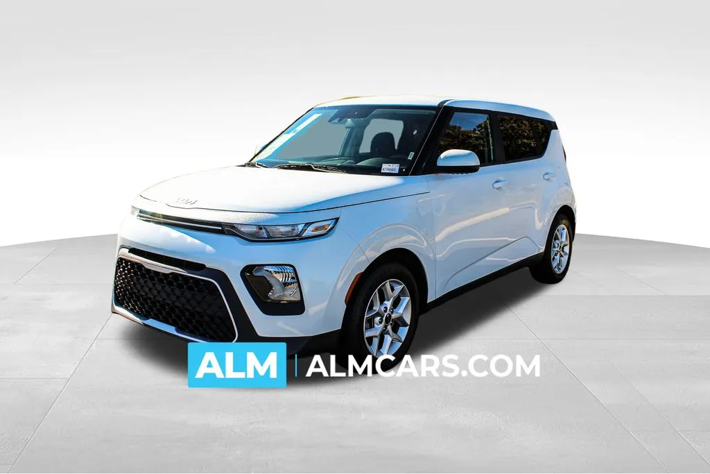 White 2022 Kia Soul LX for sale in Buford, GA