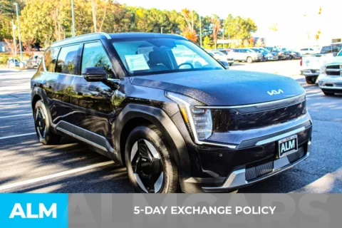 More photos of 2025 Kia EV9 Wind at ALM Mall of Georgia, GA