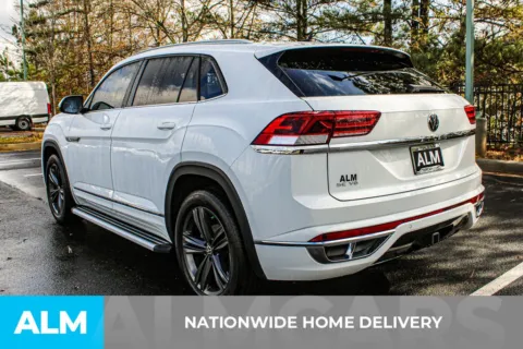 More photos of 2021 Volkswagen Atlas Cross Sport 3.6L V6 SE w/Technology R-Line at ALM Mall of Georgia, GA