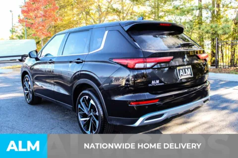 More photos of 2024 Mitsubishi Outlander SE at ALM Mall of Georgia, GA