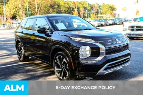 More photos of 2024 Mitsubishi Outlander SE at ALM Mall of Georgia, GA