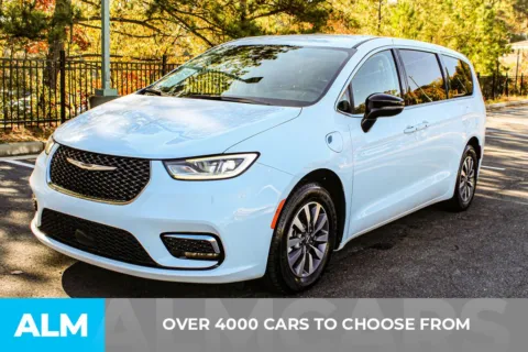 Photos of 2024 Chrysler Pacifica Hybrid Select for sale in Buford, GA at ALM Mall of Georgia