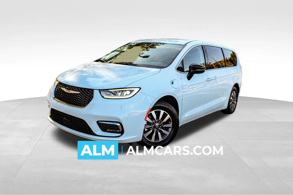 2024 Chrysler Pacifica PHEV