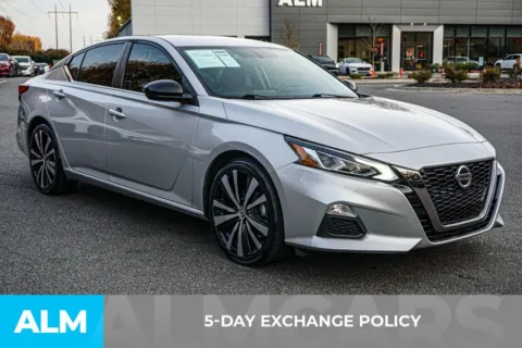 More photos of 2019 Nissan Altima 2.5 SR at ALM Marietta, GA
