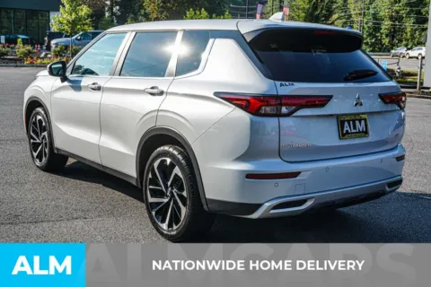 More photos of 2024 Mitsubishi Outlander SE at ALM Marietta, GA