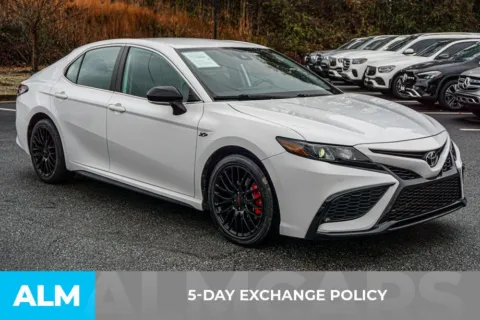 More photos of 2024 Toyota Camry SE at ALM Marietta, GA