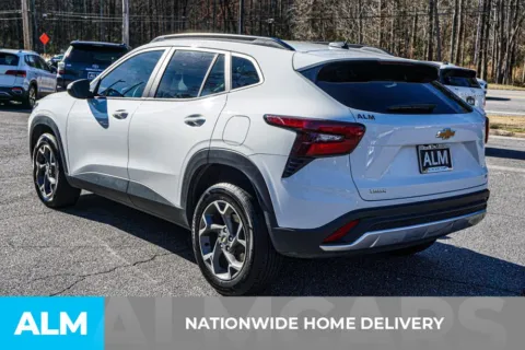 More photos of 2025 Chevrolet Trax LT at ALM Marietta, GA