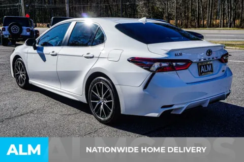 More photos of 2024 Toyota Camry SE at ALM Marietta, GA