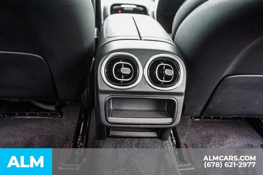 2024 Mercedes-Benz C-Class Sedan C 300 - Photo 31