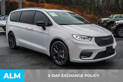 Another view of 2025 Chrysler Pacifica Limited for sale in Marietta, GA at ALM Marietta