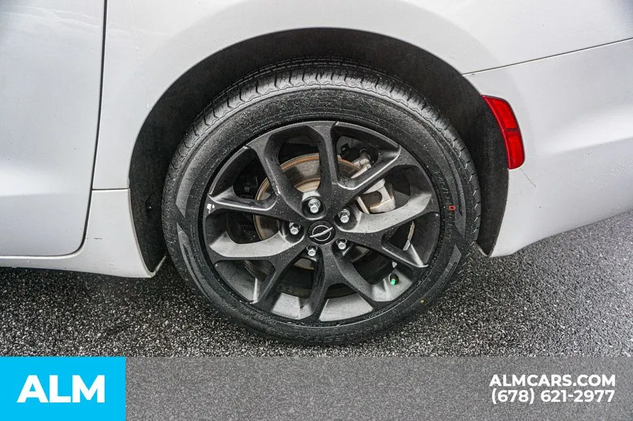 2025 Chrysler Pacifica Limited - Photo 18